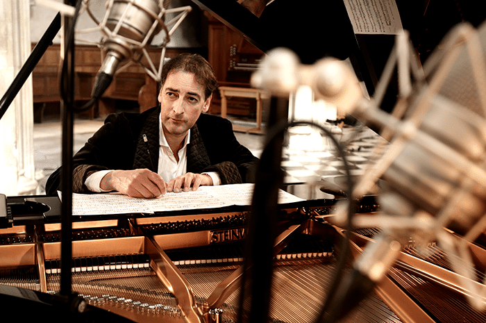 Impressionist Alistair McGowan will show audiences a different side of himself this month. He chats to Peter Anderson ahead of his Maidenhead piano show