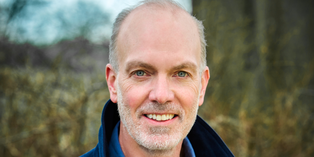 Jim Donahue moved from the USA to the Thames Valley with his family in 1999 and fell in love with the landscape, history & quirks which he shares in his new book, The Thames Valley: Past, Present, and Future - A Snapshot of English Life