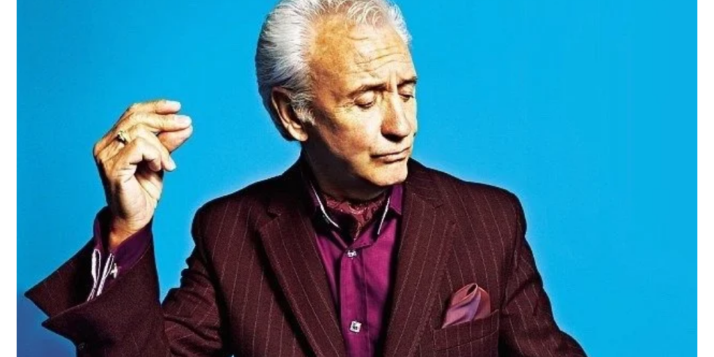 From legendary Glastonbury Pyramid Stage to The Crooked Billet, Stoke Row – iconic songsmith entertainer performs up close & personal at the intimate Crooked Billet - October 7th & 8th